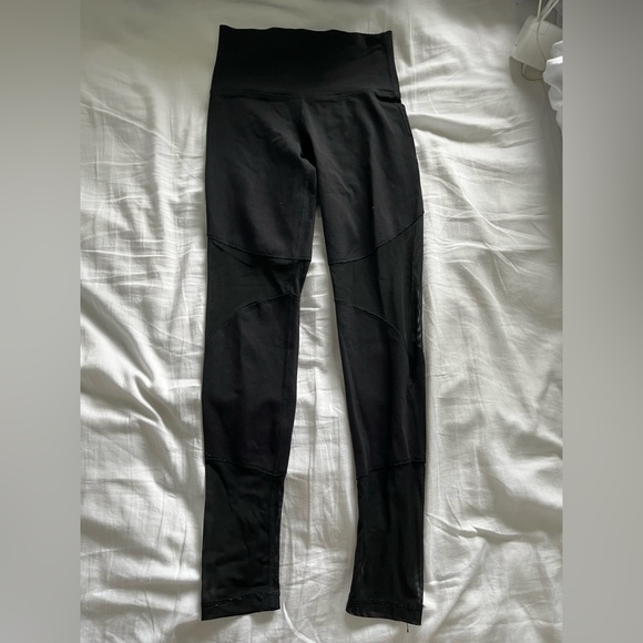 TNA high waisted black leggings with mesh design - Picture 1 of 10
